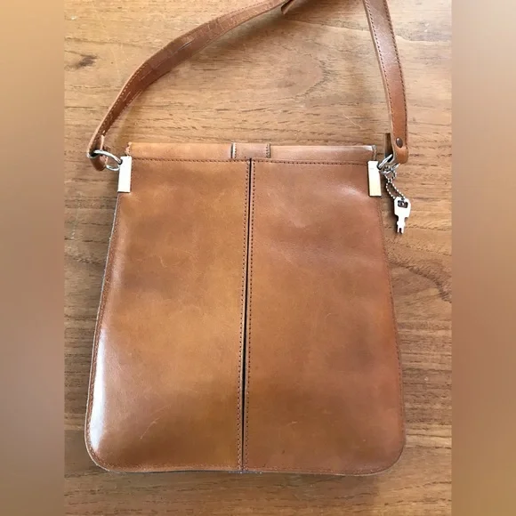 Vintage Carmel Leather Cross Body Bag with lock & original key. - Picture 8 of 10